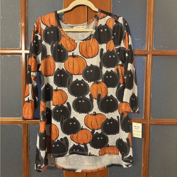 Clover Lane Halloween Cat and Pumpkin Top - Picture 1 of 4